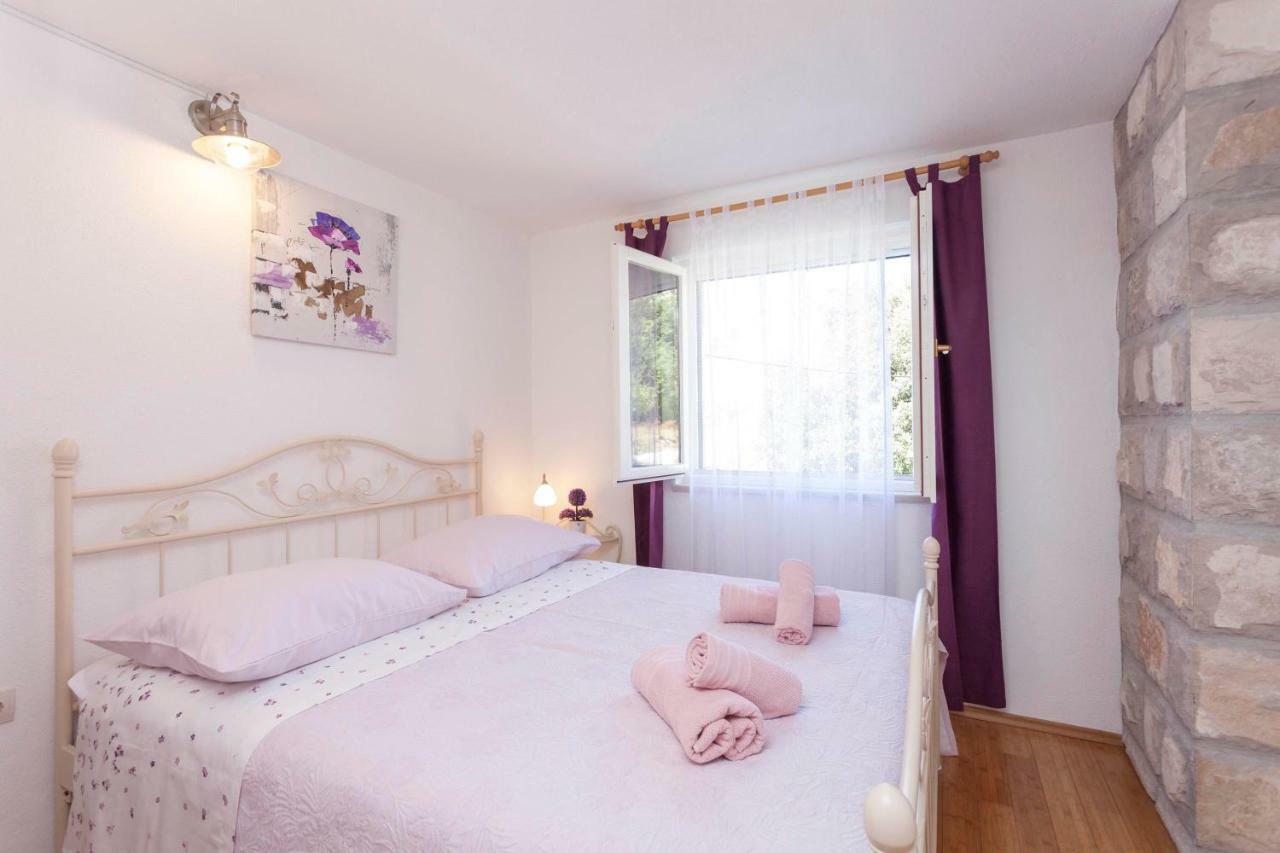 Holiday Home Lavanda Grubisic Tučepi Eksteriør bilde