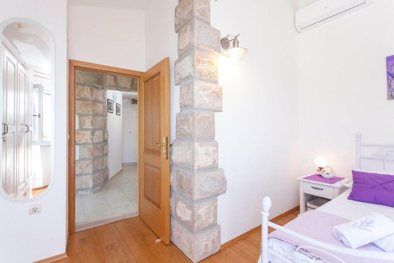 Holiday Home Lavanda Grubisic Tučepi Eksteriør bilde